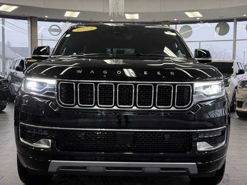 Used 2025 Jeep Wagoneer Series II AWD/4WD image 19