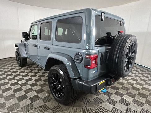 Used 2024 Jeep Wrangler Unlimited Sahara AWD/4WD image 5