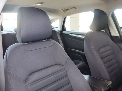 Used 2015 Ford Fusion SE FWD image 39