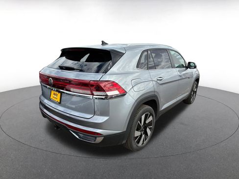 Used 2025 Volkswagen Atlas Cross Sport SE image 10