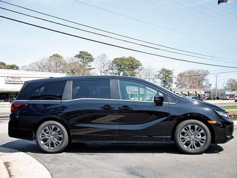 New 2026 Honda Odyssey Touring image 15