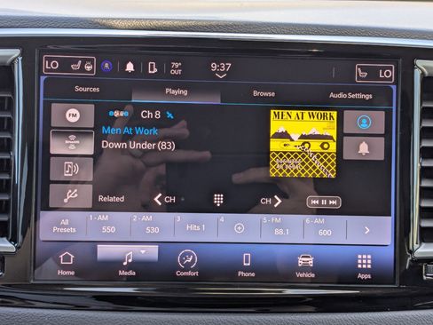 Used 2024 Chrysler Pacifica Touring-L FWD image 24