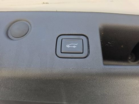 Used 2024 Chevrolet Equinox LT AWD/4WD image 8