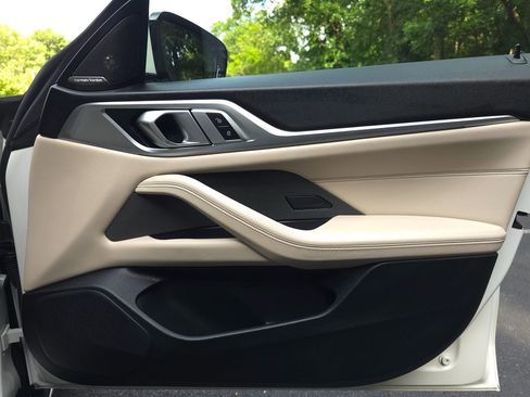 Used 2023 BMW i4 eDrive40 w/ M Sport Package image 25