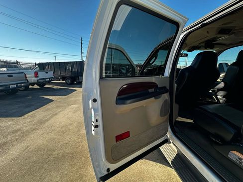 Used 2005 Ford Excursion Eddie Bauer image 17
