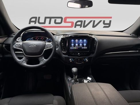 Used 2023 Chevrolet Traverse LT FWD image 17