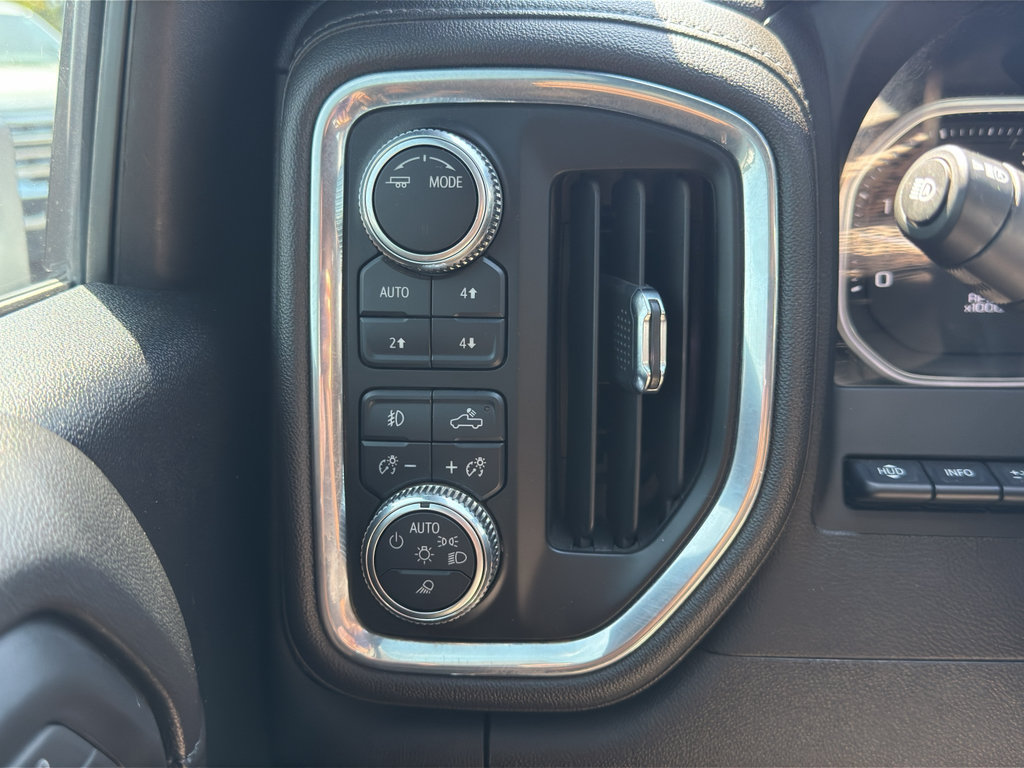 Used 2023 GMC Sierra 2500 Denali w/ Denali Ultimate Package AWD/4WD image 13