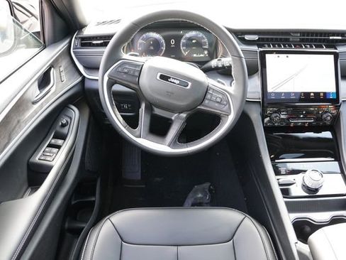 New 2025 Jeep Grand Cherokee Limited w/ Trailer Tow Package image 15