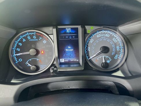 Used 2022 Toyota Tacoma TRD Off-Road w/ Technology Package AWD/4WD image 24