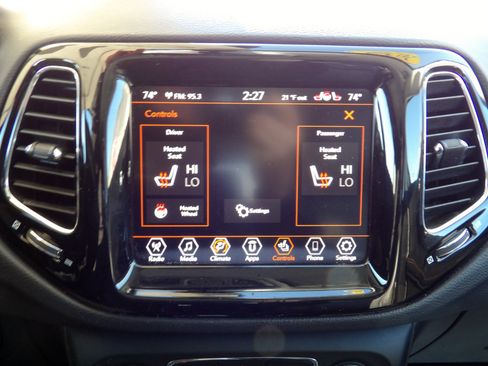 Used 2020 Jeep Compass Limited image 13