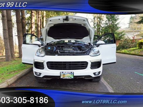 Used 2017 Porsche Cayenne Platinum Edition image 29