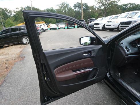 Used 2016 Acura TLX FWD image 13