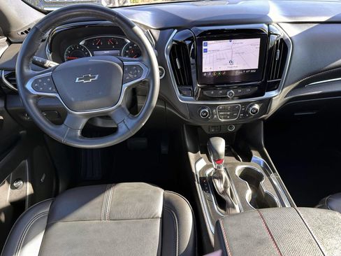 Used 2023 Chevrolet Traverse RS AWD/4WD image 16