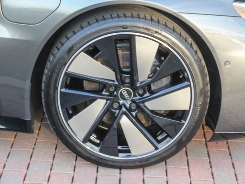 Used 2023 Audi e-tron GT Prestige w/ Prestige Package image 10