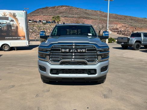 New 2026 RAM 2500 Laramie AWD/4WD image 8