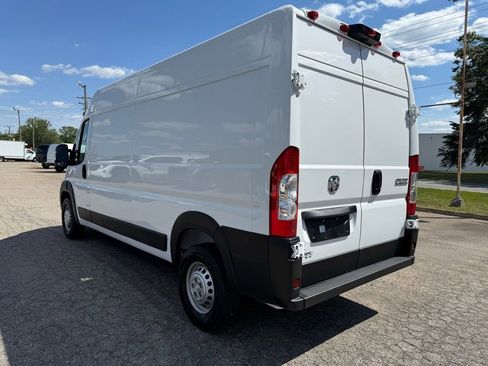 Used 2026 RAM ProMaster 2500 w/ Convenience Group FWD image 3