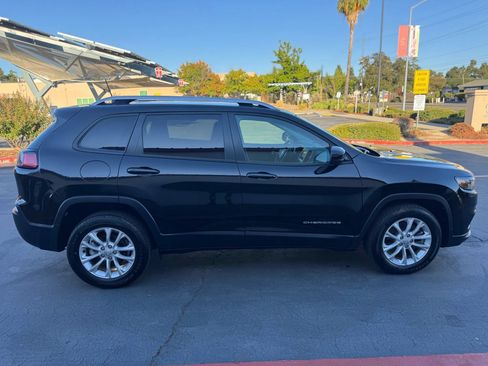 Used 2020 Jeep Cherokee Latitude FWD image 7