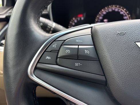 Used 2018 Cadillac XT5 FWD image 26