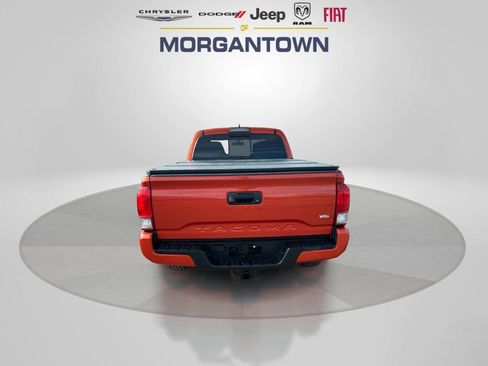 Used 2017 Toyota Tacoma 4x4 Double Cab image 6