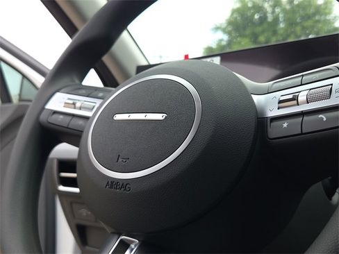 Certified 2025 Hyundai Sonata SE image 24