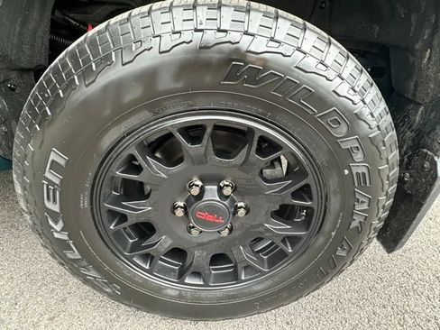 Used 2025 Toyota 4Runner TRD Off-Road Premium AWD/4WD image 34