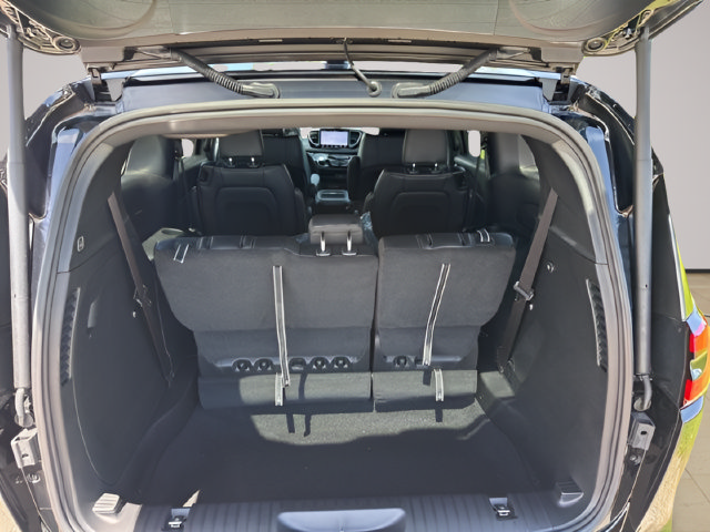 New 2027 Chrysler Pacifica Select FWD image 15