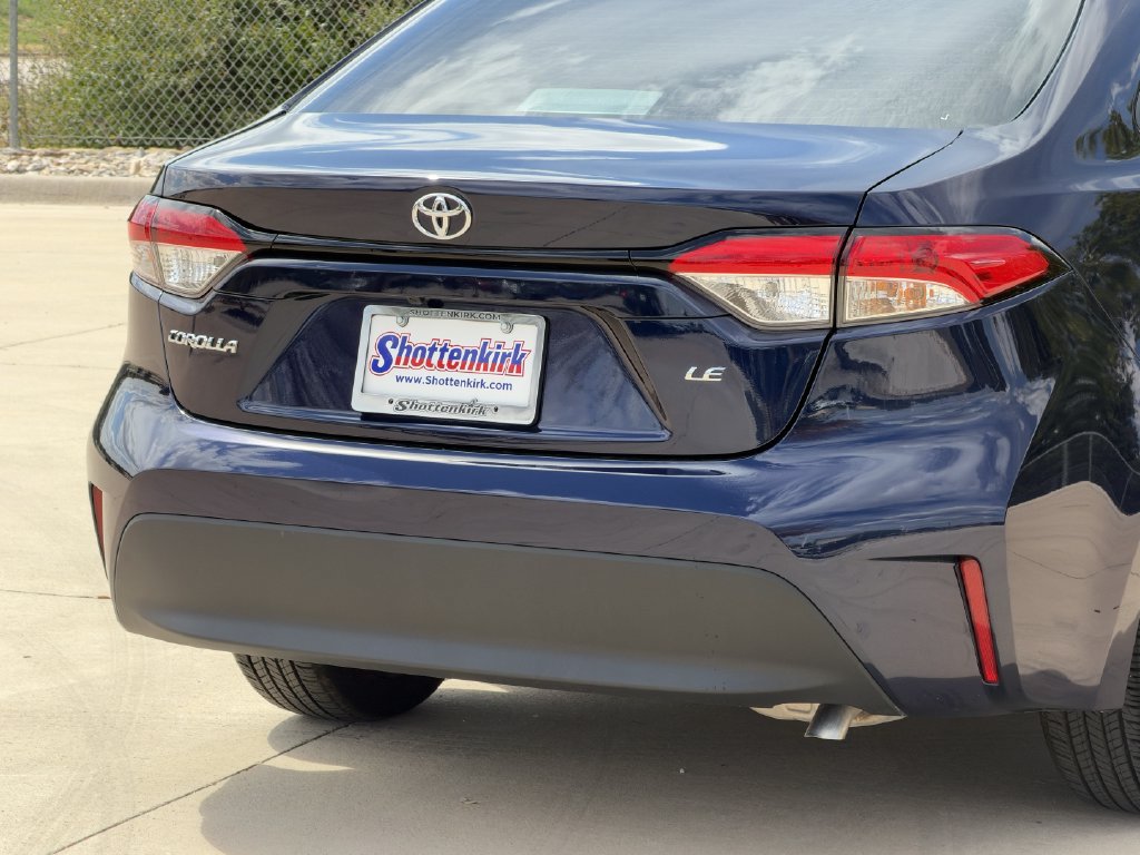 Used 2026 Toyota Corolla LE FWD image 6