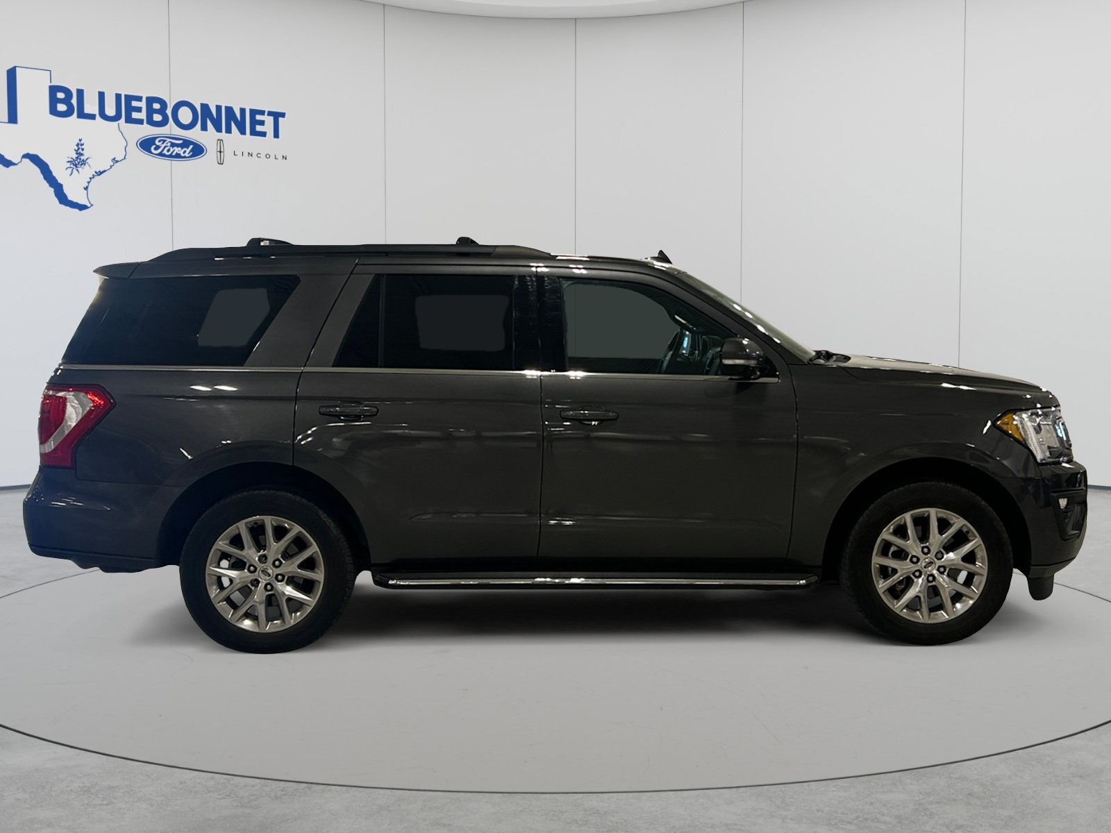 Used 2020 Ford Expedition XLT w/ Equipment Group 202A RWD image 4