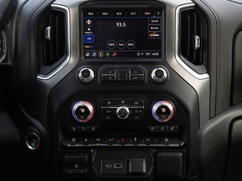 Used 2021 GMC Sierra 3500 Denali w/ Denali Ultimate Package AWD/4WD image 17