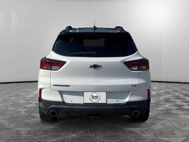 Used 2023 Chevrolet TrailBlazer RS w/ Sun and Liftgate Package FWD image 4