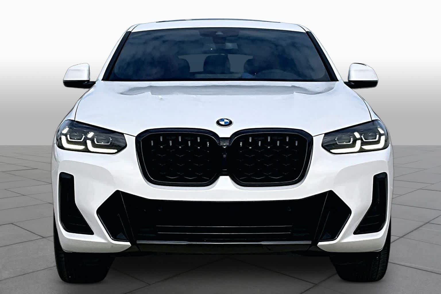 Used 2024 BMW X4 xDrive30i w/ Premium Package AWD/4WD image 3