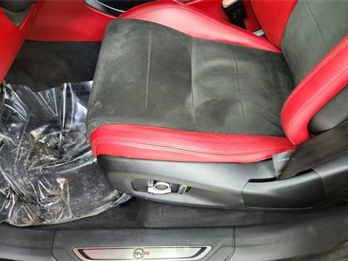 Used 2022 Jaguar F-PACE SVR image 34