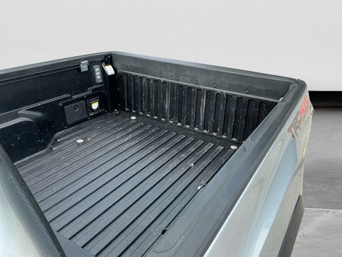 Used 2023 Toyota Tacoma TRD Off-Road AWD/4WD image 17