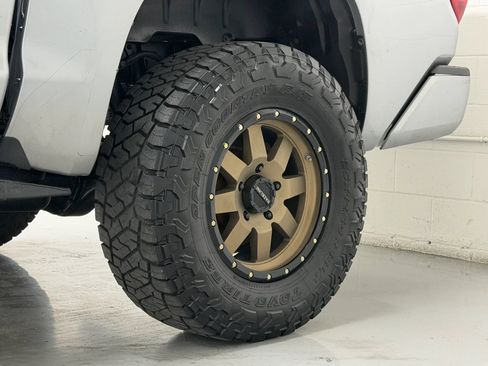 Used 2017 Toyota Tundra SR5 w/ TRD Off Road Package AWD/4WD image 96
