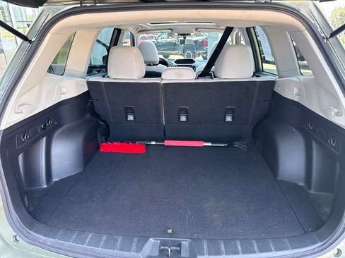 Used 2021 Subaru Forester Premium AWD/4WD image 28