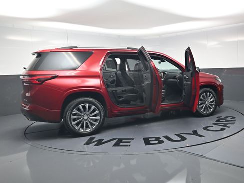 Used 2023 Chevrolet Traverse Premier w/ LPO, Floor Liner Package FWD image 26