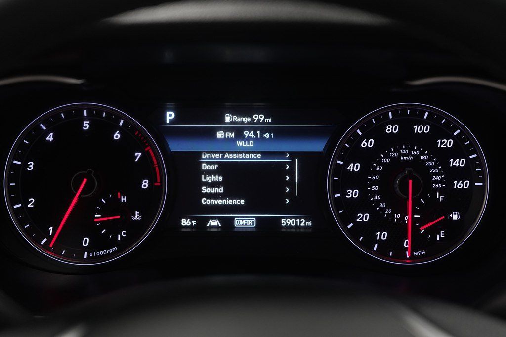 Used 2020 Genesis G70 2.0T RWD image 14