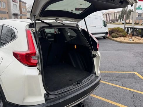 Used 2018 Honda CR-V EX image 9