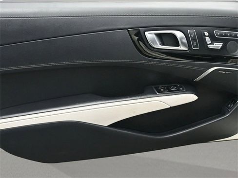 Used 2015 Mercedes-Benz SL 550 w/ White Arrow Edition image 9