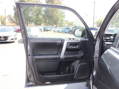 Used 2015 Toyota 4Runner Limited RWD image 6