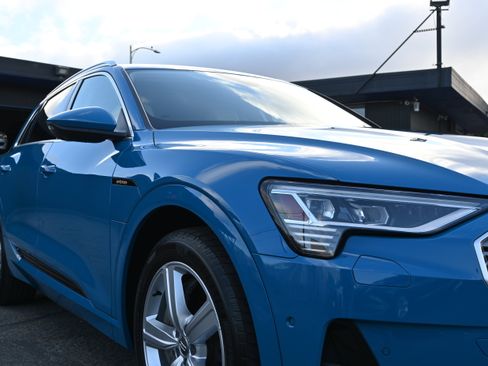 Used 2019 Audi e-tron Premium Plus image 14