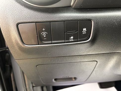 Used 2023 Hyundai Kona SE FWD image 20