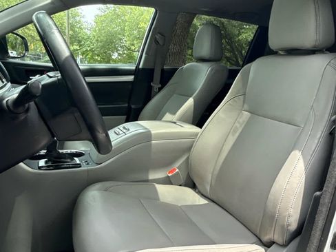 Used 2018 Toyota Highlander XLE FWD image 10