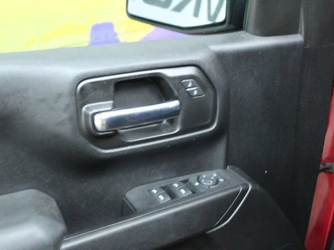 Used 2020 Chevrolet Silverado 1500 Custom w/ Custom Convenience Package AWD/4WD image 13