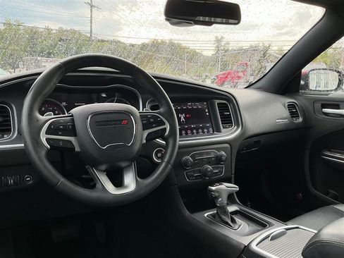 Used 2017 Dodge Charger R/T w/ Plus Group image 27