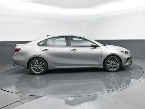 Used 2023 Kia Forte GT-Line FWD image 4