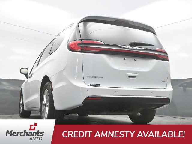 Used 2023 Chrysler Pacifica Touring-L AWD/4WD image 38