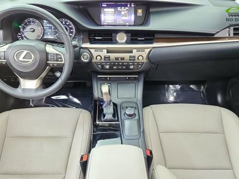 Used 2018 Lexus ES 350 w/ Premier Package FWD image 19