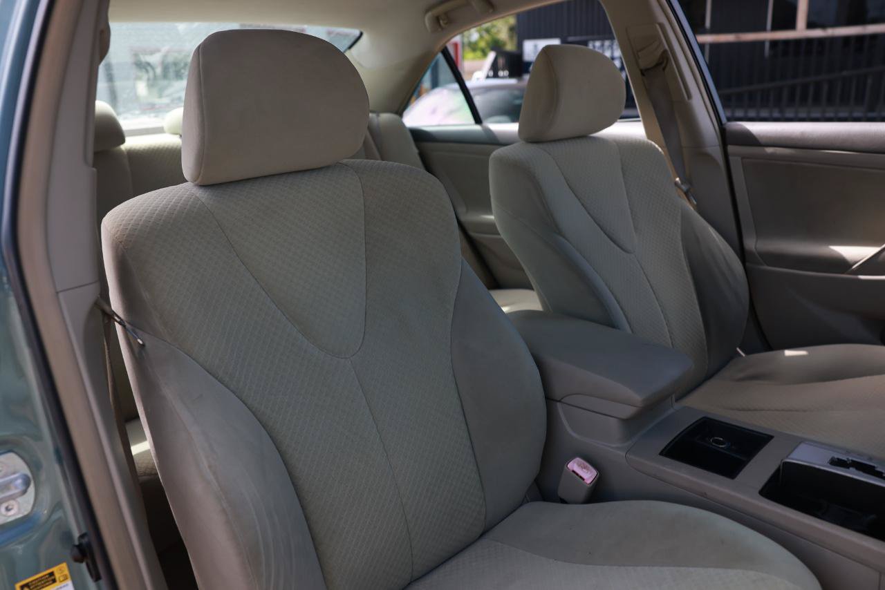 Used 2007 Toyota Camry LE FWD image 16