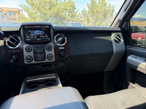 Used 2016 Ford F250 Lariat w/ Lariat Ultimate Package AWD/4WD image 26